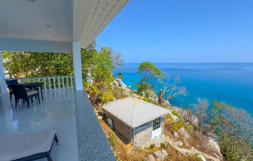Exquisite Ocean Front Villa North Mahe