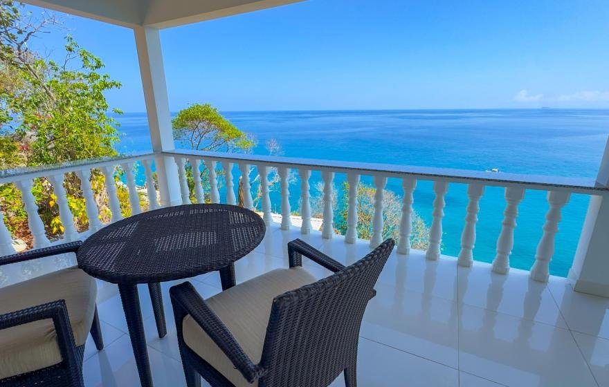 Exquisite Ocean Front Villa North Mahe