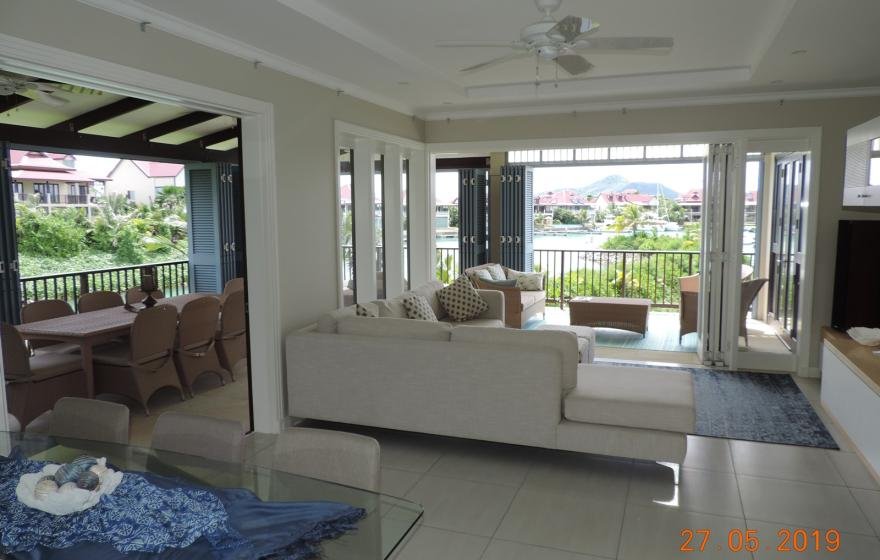 Tastefully Presented Modern Home