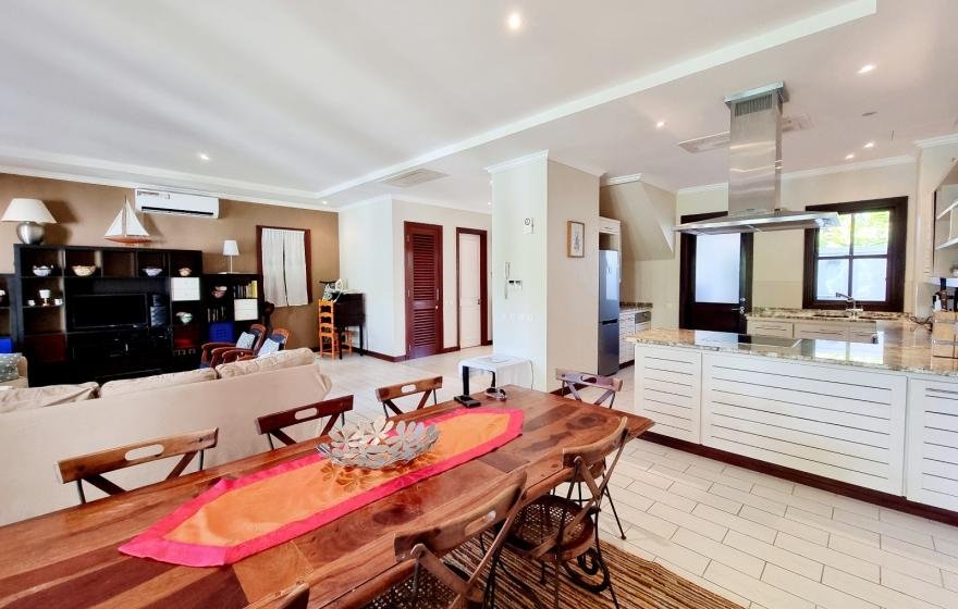 3 Bedroom Maison