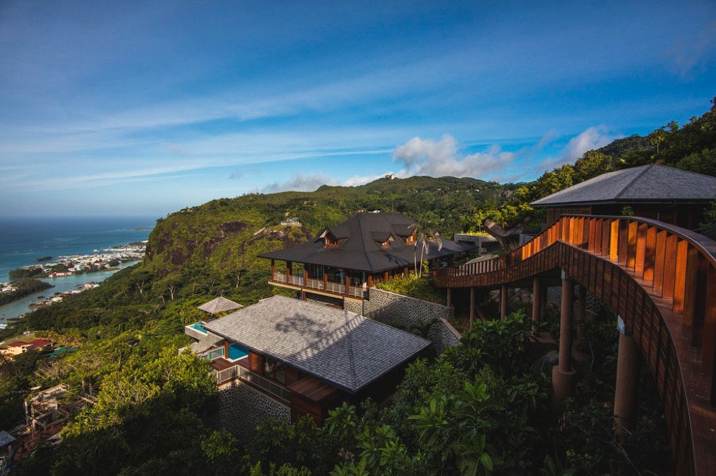 ID:800. New Royal Palm ultra luxury villa in private estate