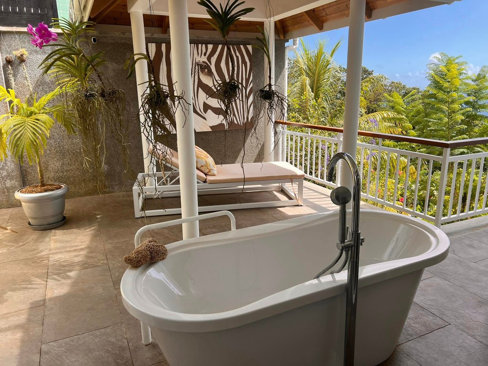 Spectacular 4-Bedroom Villa With Tourism License And Approved Extension Plans In Sans Soucis
