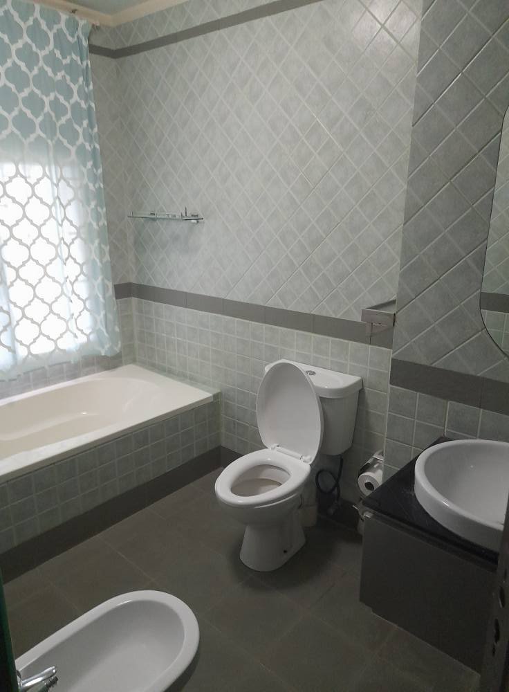 Fully Furnished 2-Bedroom 3-Bathroom Semi-Detached House With Victoria Views In La Louise