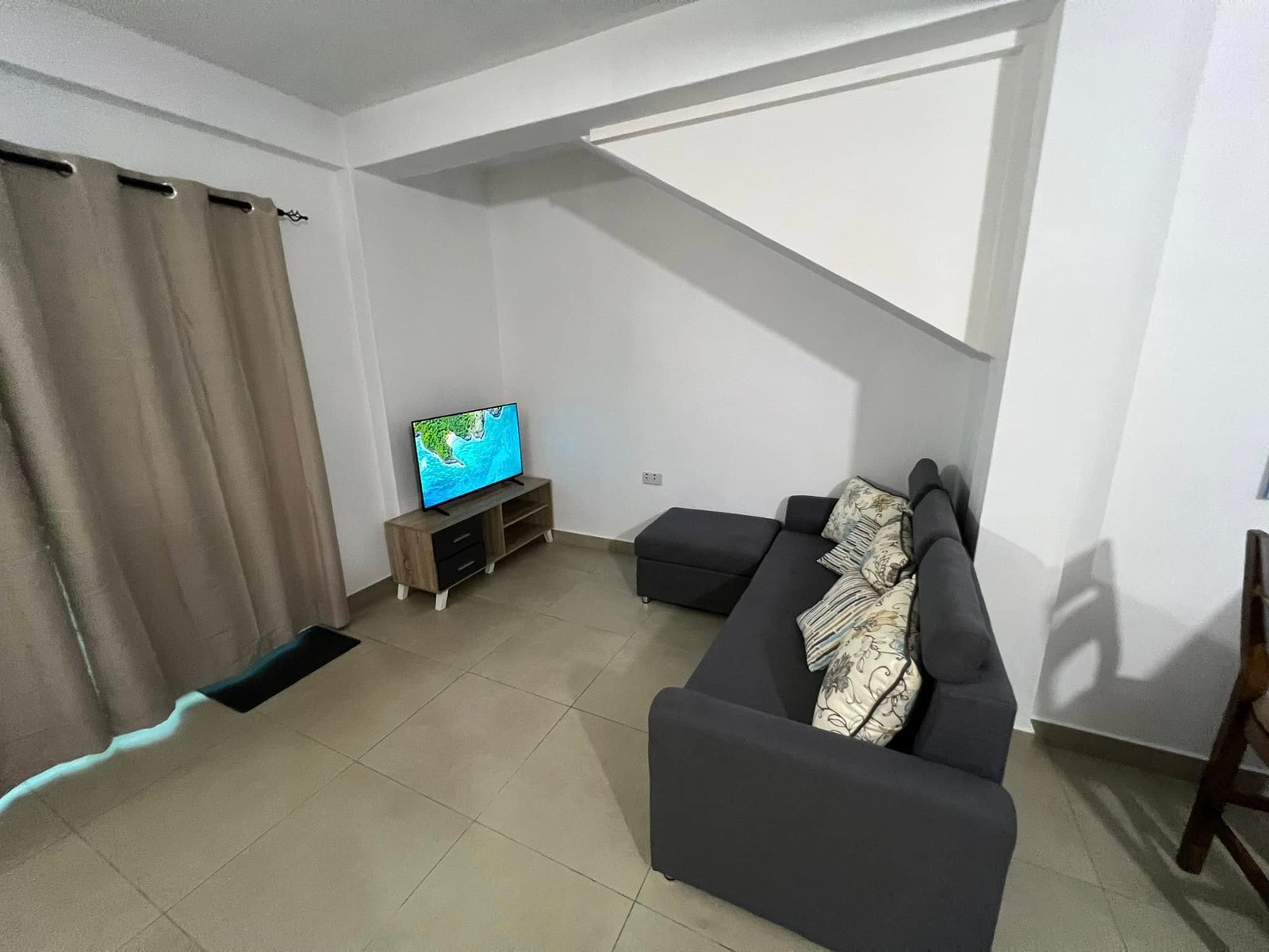 Fully Furnished 2-Bedroom Apartment With All Utilities Included In La Louise