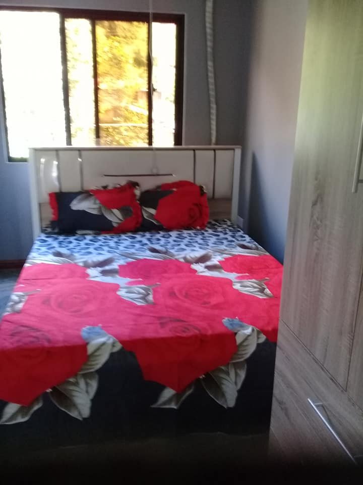 Affordable Self-Catering Apartment For Weekend Getaway In Victoria Town Center