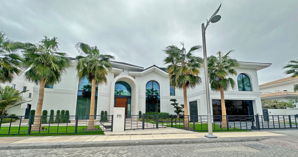 Palm Jumeirah Custom Built Mansion. FROND G – Billionaires Row