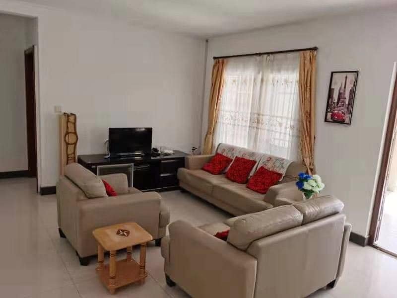 Fully Furnished Three-Bedroom Semi-Detached House With Garden And Private Parking At Beau Vallon La Batie