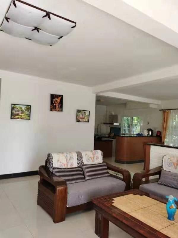 Fully Furnished Three-Bedroom Semi-Detached House With Garden And Private Parking At Beau Vallon La Batie