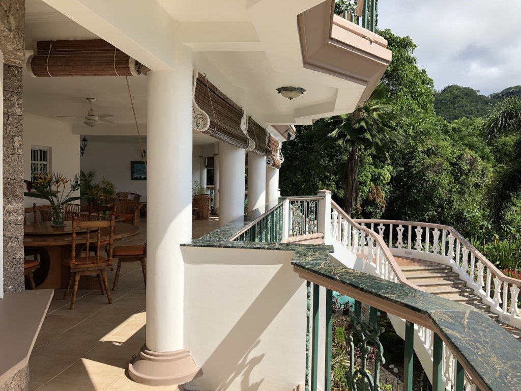 ID:775. Grand hillside villa with magnificient panoramic sea views