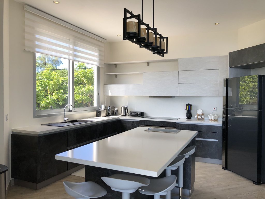 ID:779. Top class luxury villa with super views in north Mahe