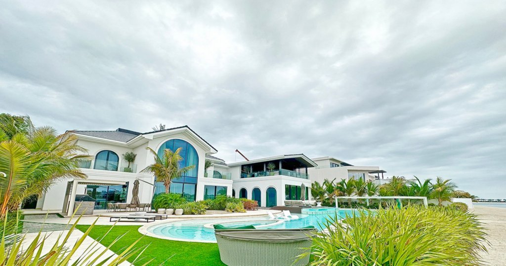 Palm Jumeirah Custom Built Mansion. FROND G – Billionaires Row