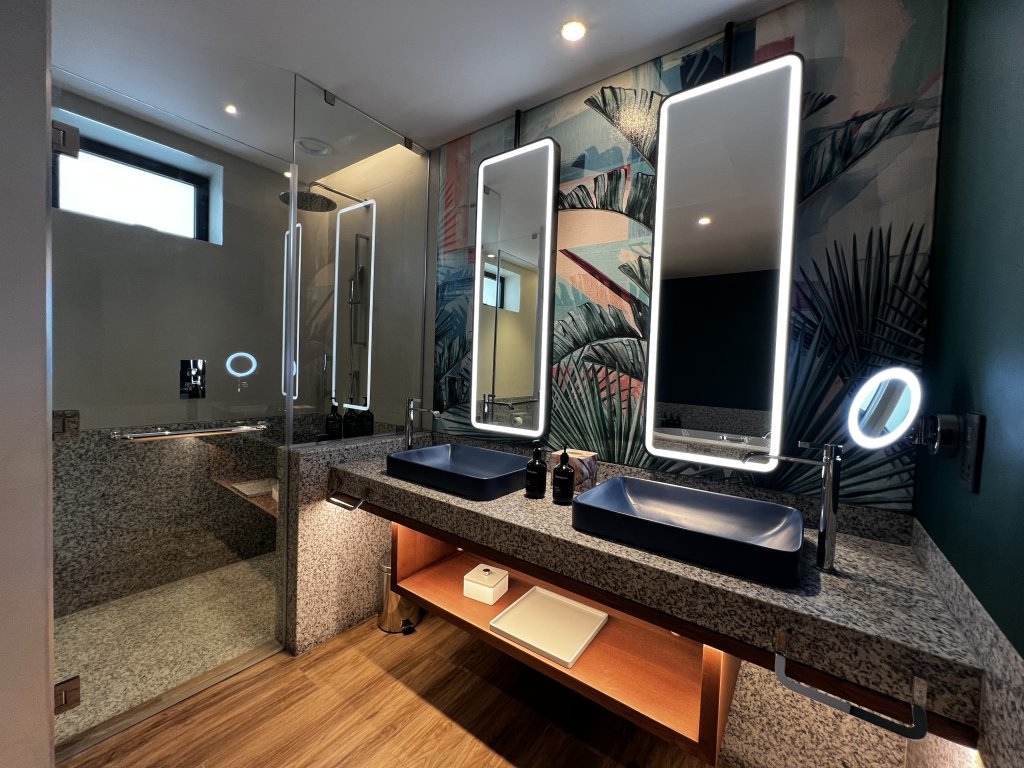 ID:960-1. Albizya Bay – Hilton Canopy Branded Residences