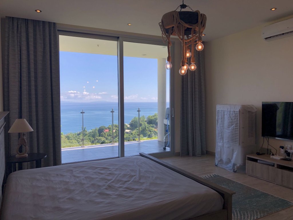 ID:779. Top class luxury villa with super views in north Mahe
